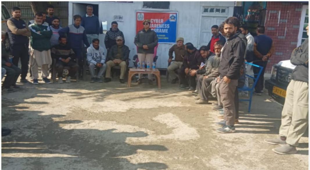 Awantipora Police holds cyber awareness programmes to promote digital safety