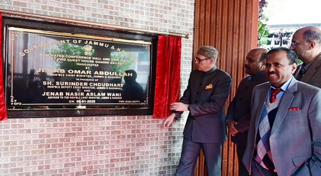 CM raps executing agencies over project delays, seeks clear timelines, faster forest clearances